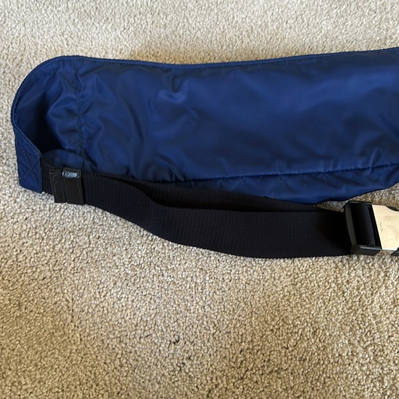 PRADA Re-Nylon and Saffiano leather belt bag NAVY - Picture 7 of 17
